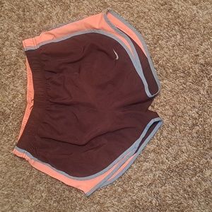 Nike Tempo Shorts Maroon